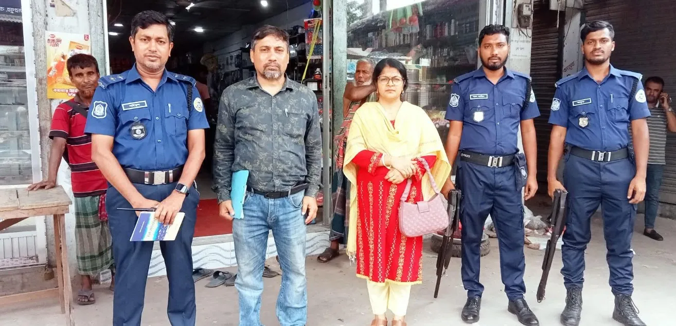 উজিরপুরে ভোক্তা অধিকার অধিদপ্তরের অভিযানে ৩ প্রতিষ্ঠানকে জরিমানা